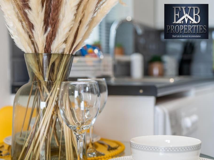 Charming Cosy Getaway Ideal For Leisure & Business Southampton Eksteriør billede